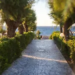 Otel Pegasos Deluxe 5*