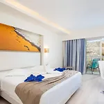 Otel Pegasos Deluxe 5*