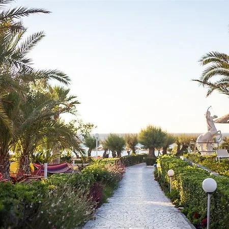 Pegasos Deluxe Hotel 5*