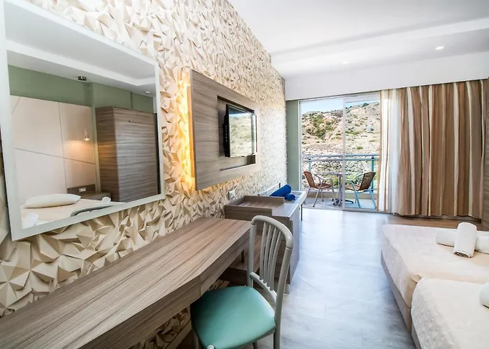 Pegasos Deluxe Hotel