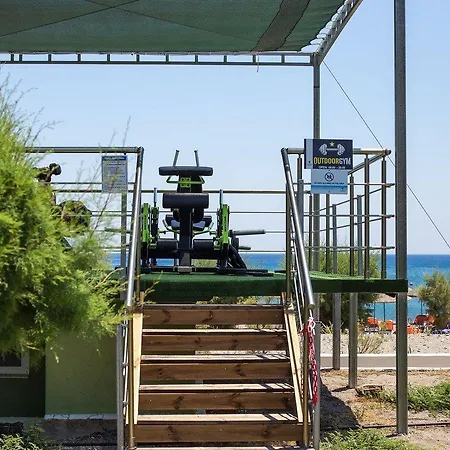 ホテル Pegasos Deluxe ファリラキ