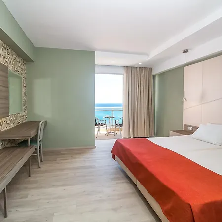 מלון Pegasos Deluxe 5*