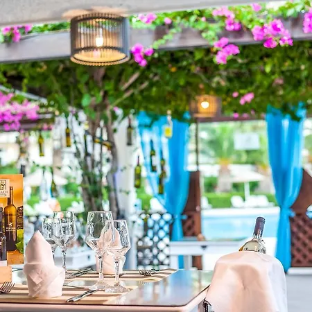 Pegasos Deluxe ホテル