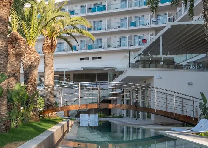 Otel Pegasos Deluxe 5*