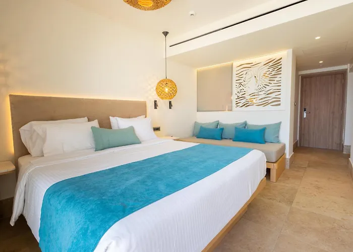 Pegasos Deluxe 5* فاليراكي