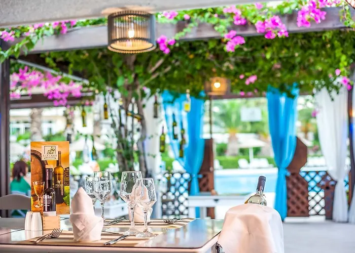 Pegasos Deluxe Hotel